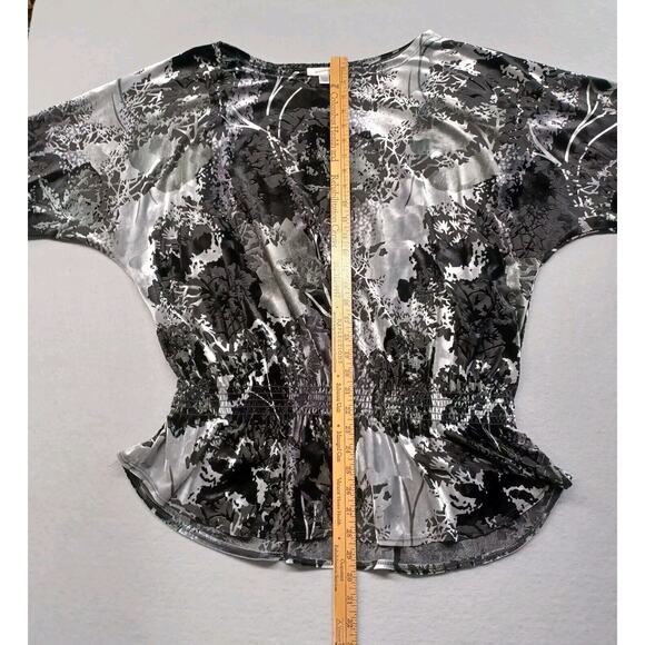 Dressbarn Velour Top Womens 22/24 Black Gray Silver Peplum Short Sleeve Shimmer - Picture 6 of 7